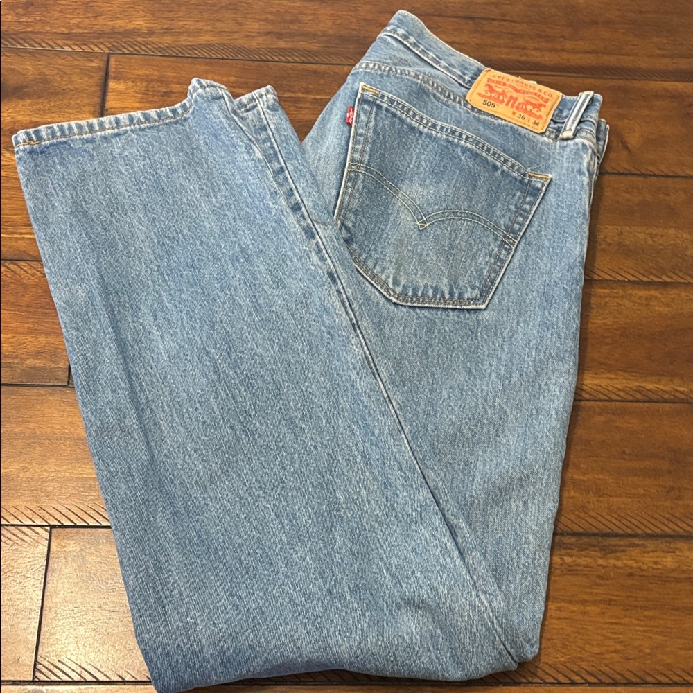 Levi's Men's Light Blue Straight Jeans